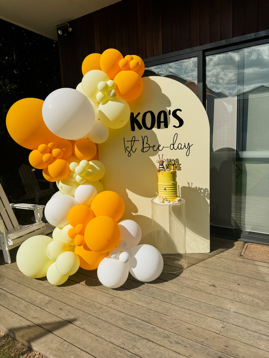 KOA Balloon Garland