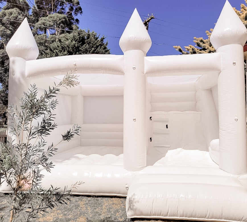 William the White Bouncy Castle with Slide, Style 2